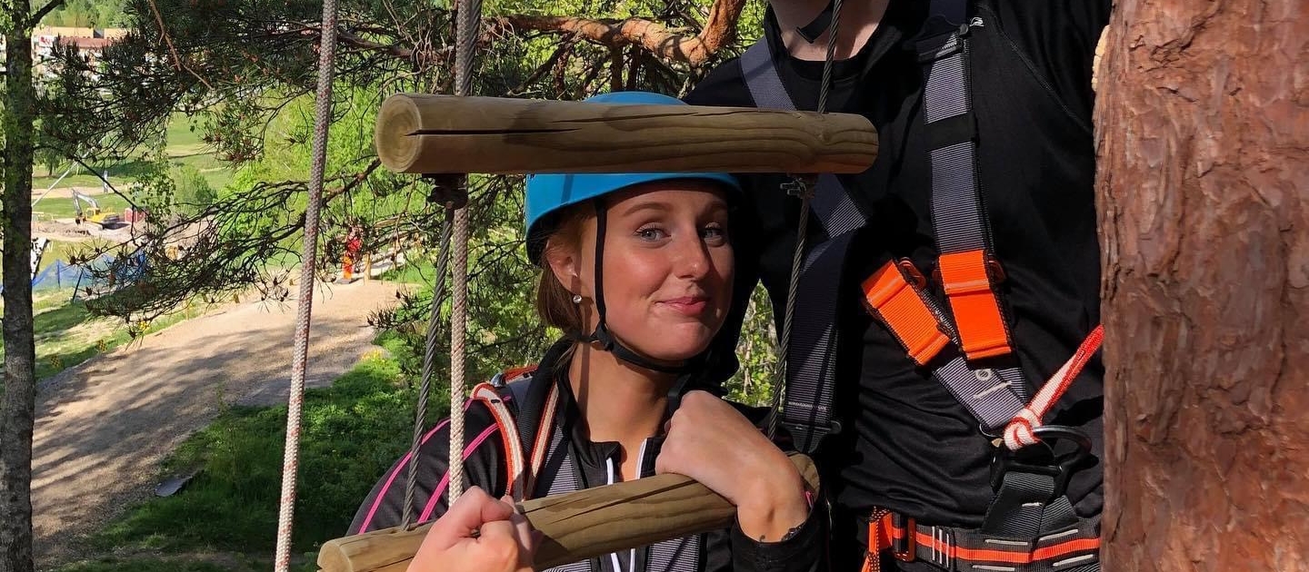 ungdomar på utflykt med skolreseaventyr.se